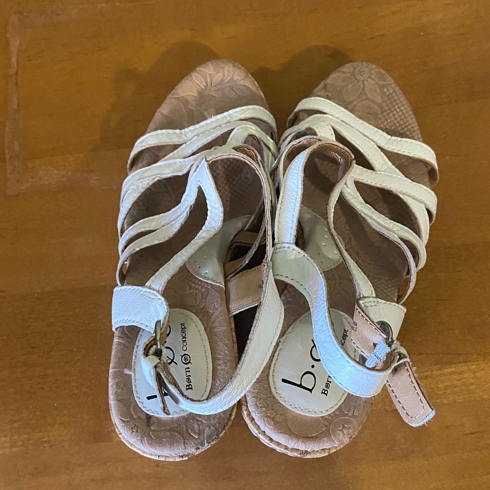 BOC Women's White Sandals - Picture 2 of 9